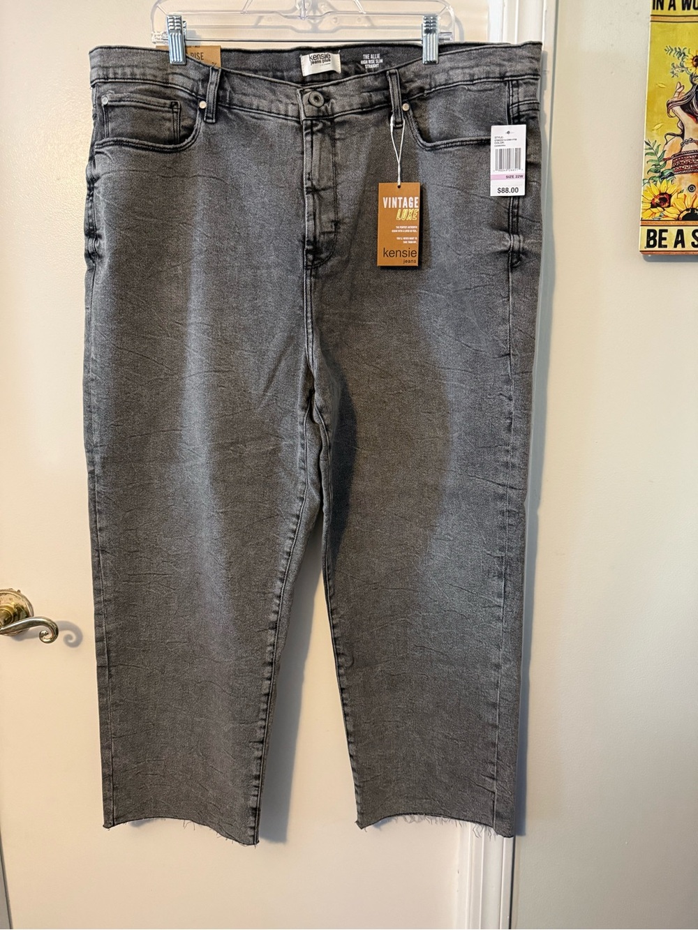 Kensie Women’s Vintage Look Gray Jeans